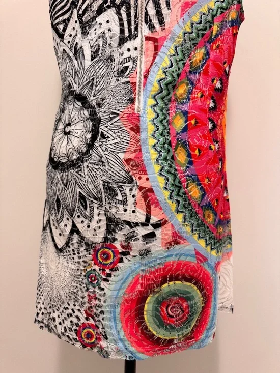 Papillon Blanc Multicolor Sleeveless Mandala Tunic with Black & White Accents - Picture 9 of 16